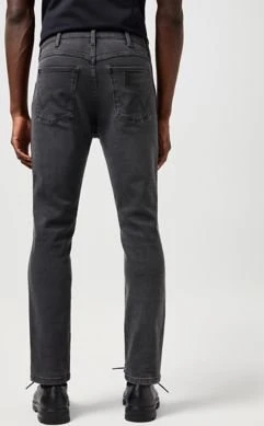 Wrangler Larston Medium Stretch Jeans whispered wash (Herren)