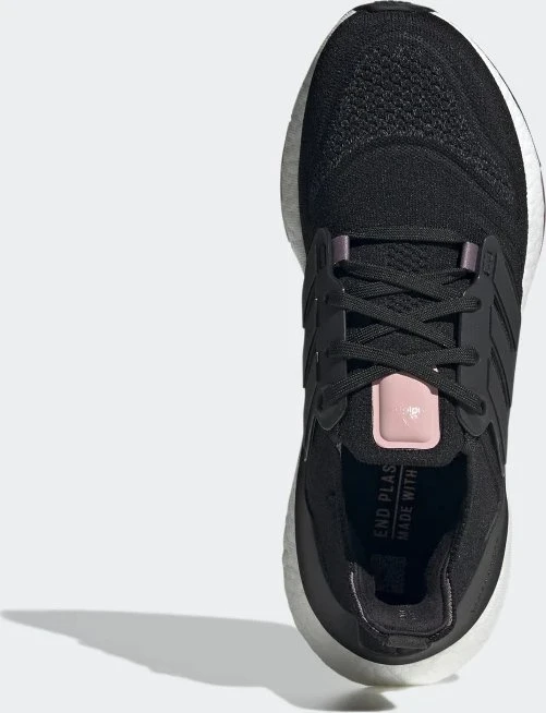 adidas Ultraboost 22 core black/legacy purple (Damen)