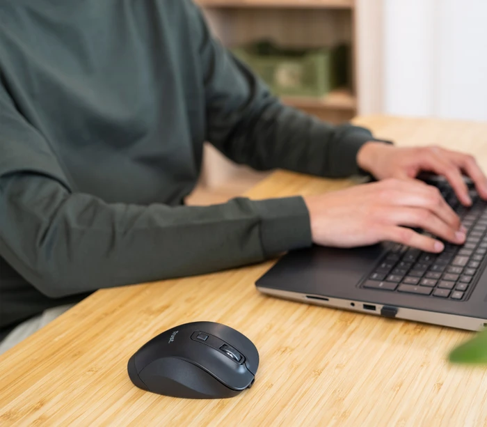 Trust Fyda Rechargeable Wireless Comfort Mouse schwarz, ECO zertifiziert, USB