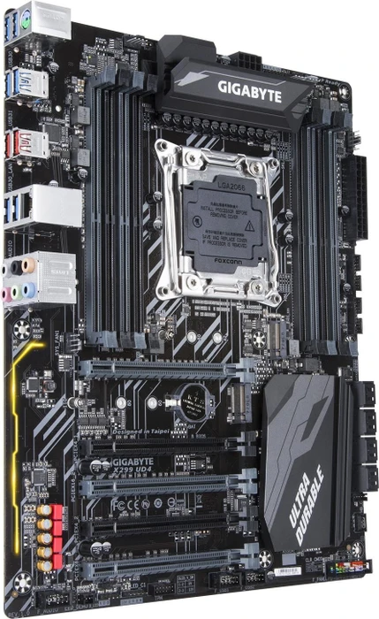 GIGABYTE X299 UD4 (Intel 2066)