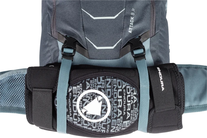 Deuter Attack 8 graphite/shale (Junior)