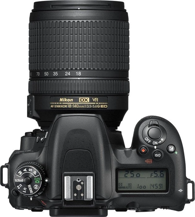 Nikon D7500 mit Objektiv AF-S DX 18-140mm 3.5-5.6 G ED VR
