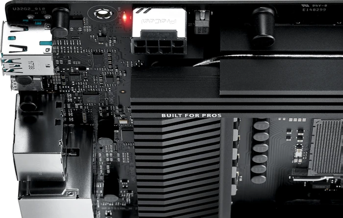 ASUS Pro WS X570-ACE (AMD AM4)