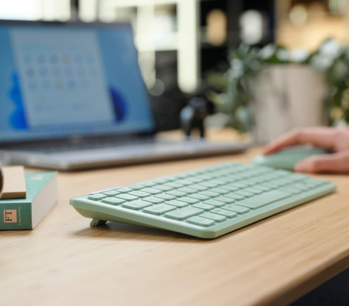 Trust Lyra Multi-Device Wireless Keyboard & Mouse Set, grün, USB/Bluetooth, DE