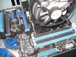 ASUS P7P55D (Intel 1156)