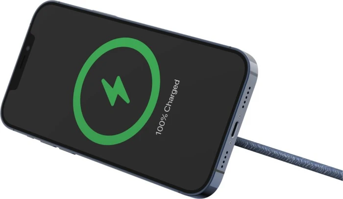 Belkin BoostCharge Pro tragbares drahtloses Ladepad mit MagSafe 15W blau