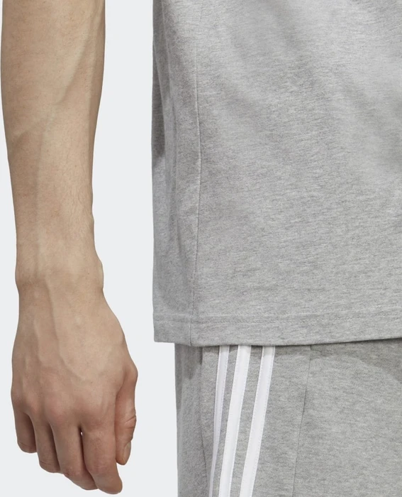 adidas Essentials Single Jersey Embroidered Small Logo T-Shirt kurzarm medium grey heather (Herren)