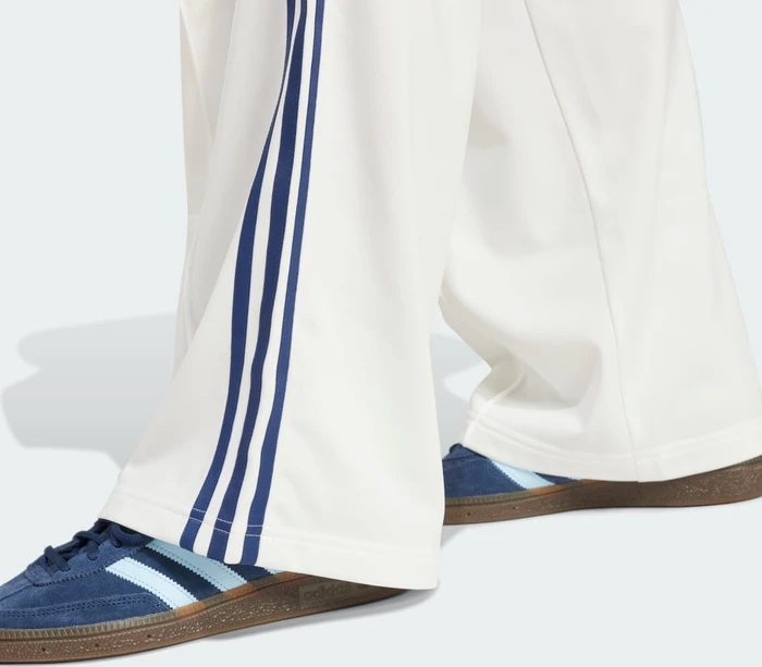 adidas Firebird Badge Trainingshose lang cloud white (Damen)