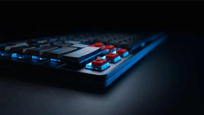 Logitech G515 Rapid TKL, schwarz, LEDs RGB, Low Profile Magnetic Analog, USB, DE