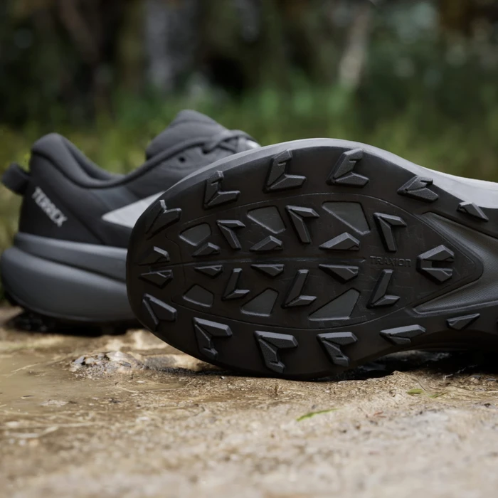 adidas Terrex Tracefinder Plus core black/cloud white/grey five (Herren)