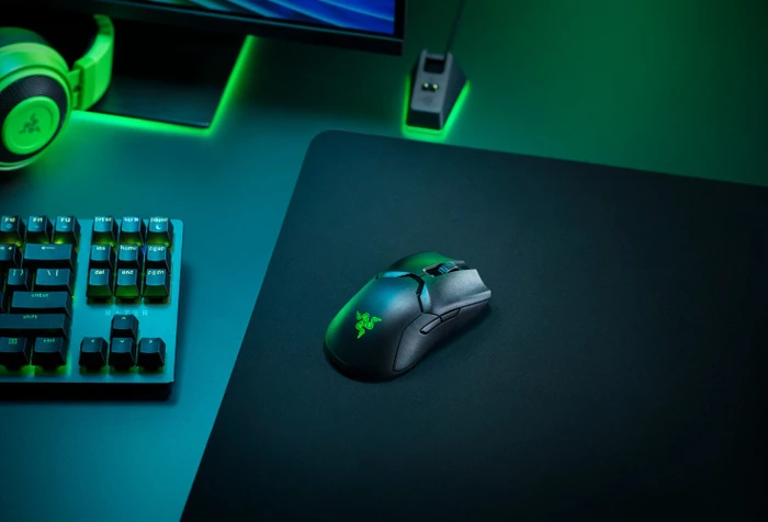 Razer Viper Ultimate mit Ladestation, Classic schwarz, USB