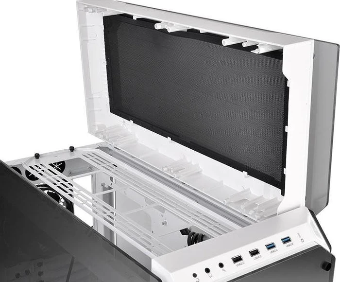 Thermaltake View 71 TG Snow, Glasfenster