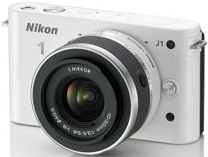 Nikon 1 J1 weiß mit Objektiv 1 NIKKOR 10-30mm 3.5-5.6 VR