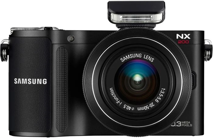 Samsung NX200 schwarz mit Objektiv NX 20-50mm 3.5-5.6 i-Function