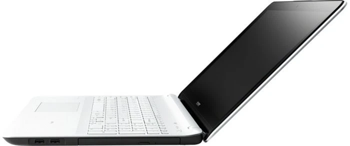 Sony Vaio Fit 15E, weiß, Pentium 987, 4GB RAM, 500GB HDD, GeForce GT 740M, DE