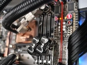NZXT Switch 810 schwarz, Acrylfenster