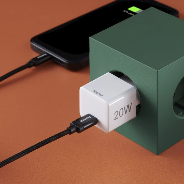 Hama Schnellladegerät USB-C PD/Qualcomm Mini-Ladegerät 20W weiß