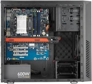 Cooler Master Silencio 550 schwarz glänzend, schallgedämmt