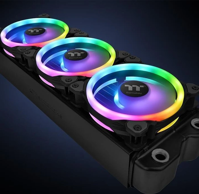Thermaltake Riing Trio 14 LED RGB Radiator TT Premium Edition, LED-Steuerung, 140mm, 3er-Pack