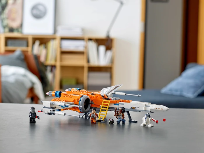 LEGO Star Wars Episode IX - Poe Damerons X-Wing Starfighter