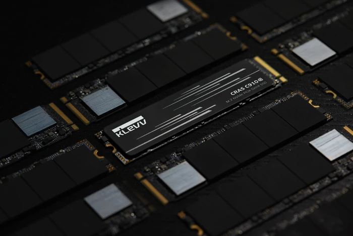 Klevv Cras C910G 4TB, Graphene, M.2 2280 / M-Key / PCIe 4.0 x4, Heatspreader
