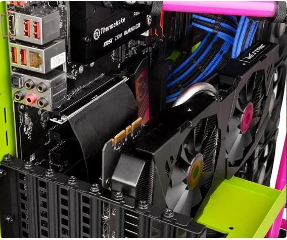 Thermaltake PCIe x16 Riser Kabel 200mm