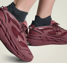 adidas by Stella McCartney Adistar burgundy/carbon/reflective silver (Damen)