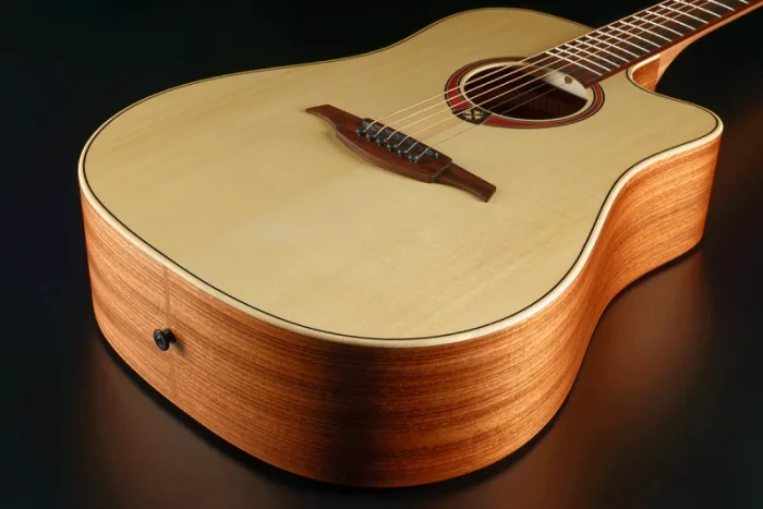 LAG Tramontane 70 Dreadnought Cutaway Natural