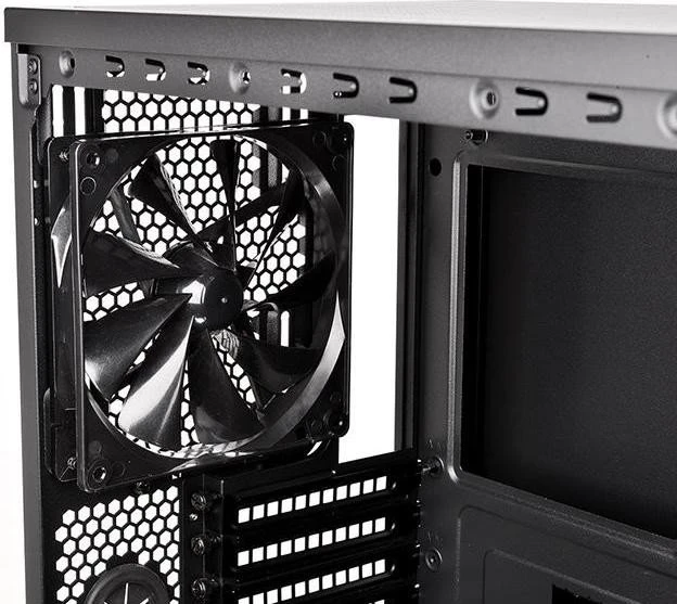 Thermaltake Core X71 Tempered Glass Edition, Glasfenster