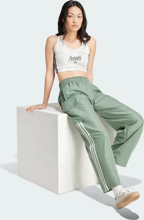 adidas Originals Adicolor Cargo Trainingshose lang trace green (Damen)