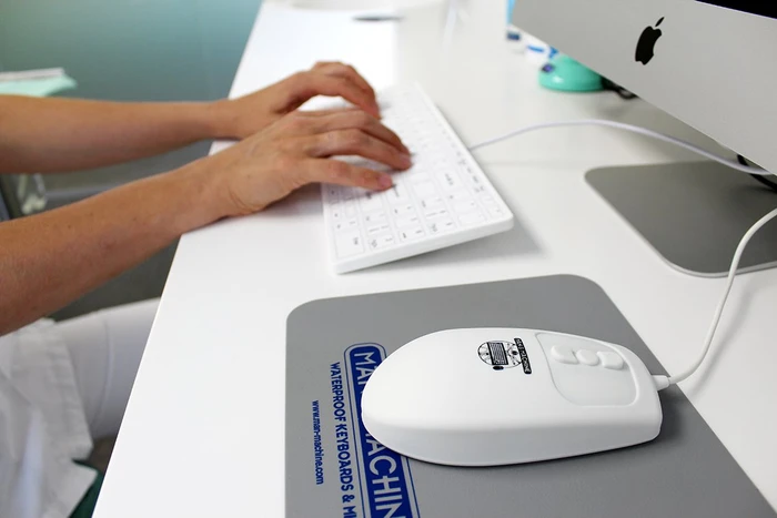 Man & Machine Mighty Mouse 5 medizinische Silikonmaus, weiß, USB