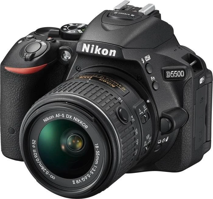 Nikon D5500 schwarz mit Objektiv AF-S DX 18-55mm 3.5-5.6 G II VR und AF-S DX 55-300mm 4.5-5.6 G ED VR