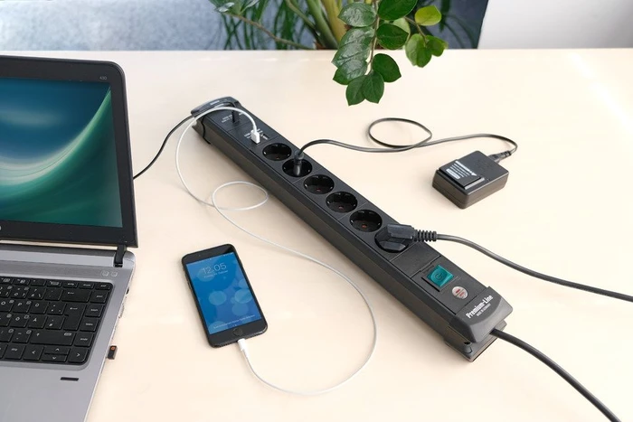 Brennenstuhl Premium-Line, 6-fach, 2x USB-A/1x USB-C USB-PD, 3m, schwarz