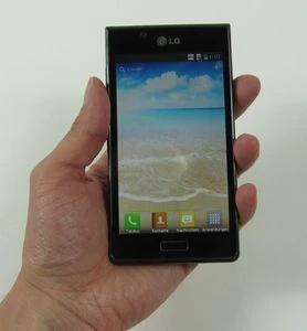 LG Optimus L7 P700 schwarz