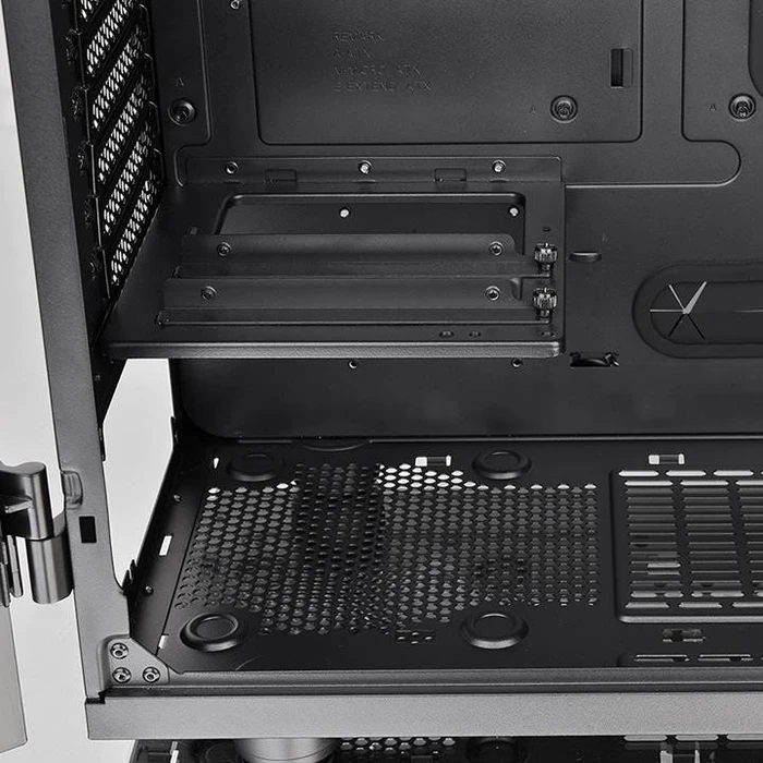 Thermaltake Level 20 GT, Glasfenster