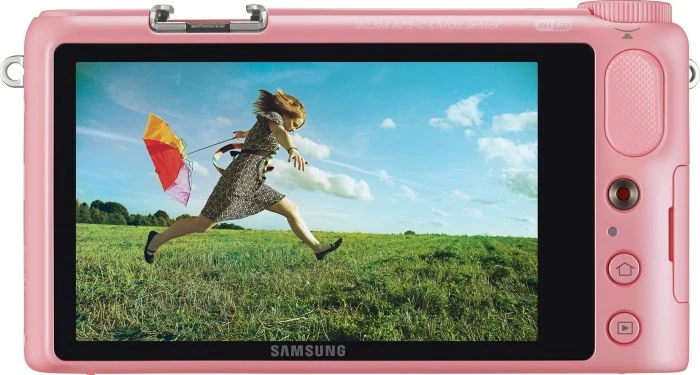 Samsung NX2000 pink mit Objektiv NX 20-50mm 3.5-5.6 i-Function ED II