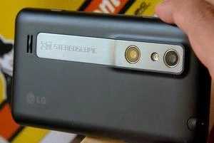 LG Optimus 3D P920 schwarz
