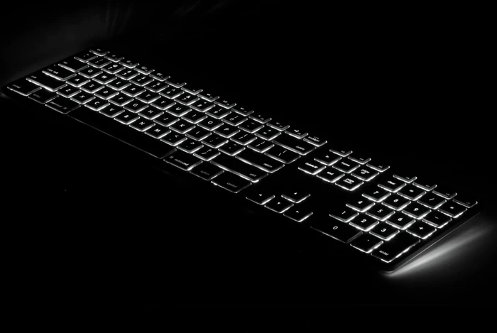 Matias RGB Wired Aluminium Mac Keyboard, schwarz, USB, US