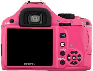 Pentax K-x pink mit Objektiv smc DA L 18-55mm 3.5-5.6 AL