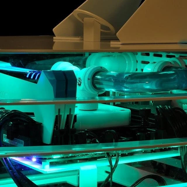 Lian Li PC-Y6 Odyssey Yacht weiß, Mini-ITX