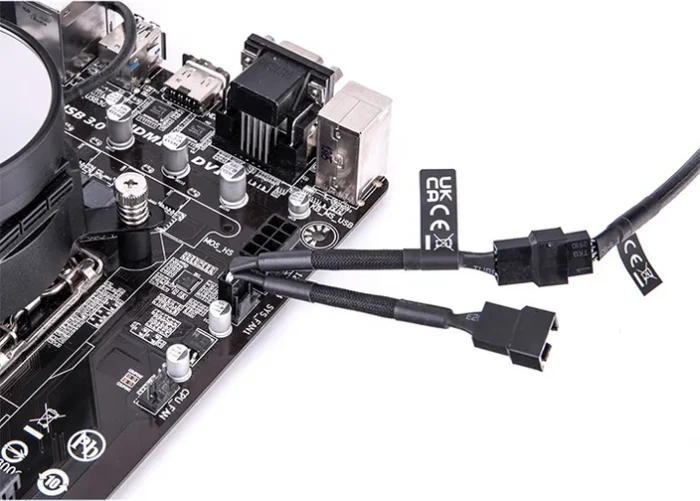 Thermaltake Tt Mod, PWM Fan 4 Pin Y-Cable, 3er-Pack, 4-Pin auf 2x 4-Pin Verteiler, sleeved, 1.1m, schwarz
