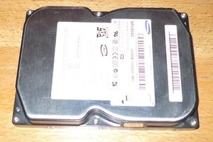 Samsung Spinpoint P120 250GB, 3.5" / SATA 3Gb/s