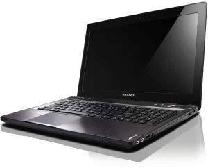 Lenovo IdeaPad Y580, Core i5-3210M, 8GB RAM, 750GB HDD, GeForce GTX 660M, DE