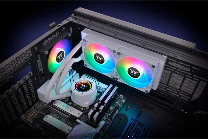 Thermaltake TH240 V2 ARGB Sync Snow Edition weiß