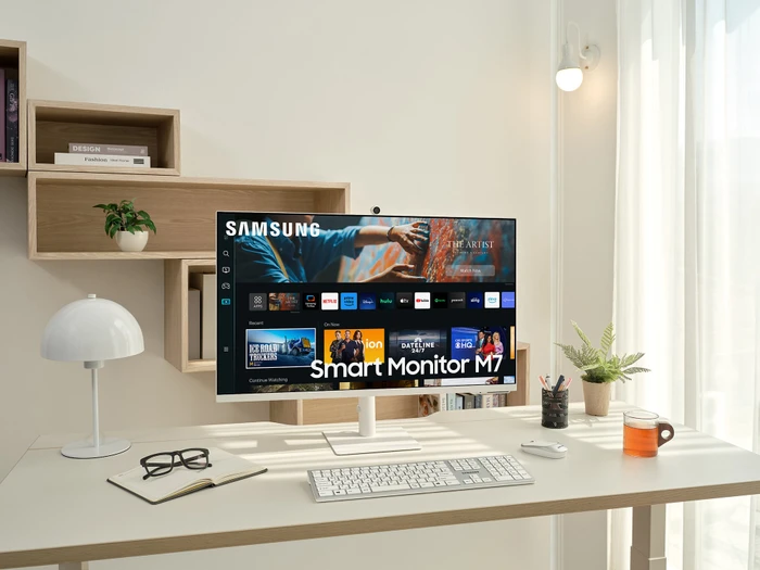 Samsung Smart Monitor M8 M80C Warm White, 27"