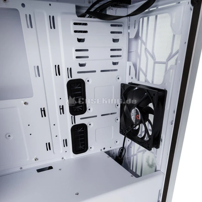 BitFenix Nova Mesh TG weiß, Glasfenster