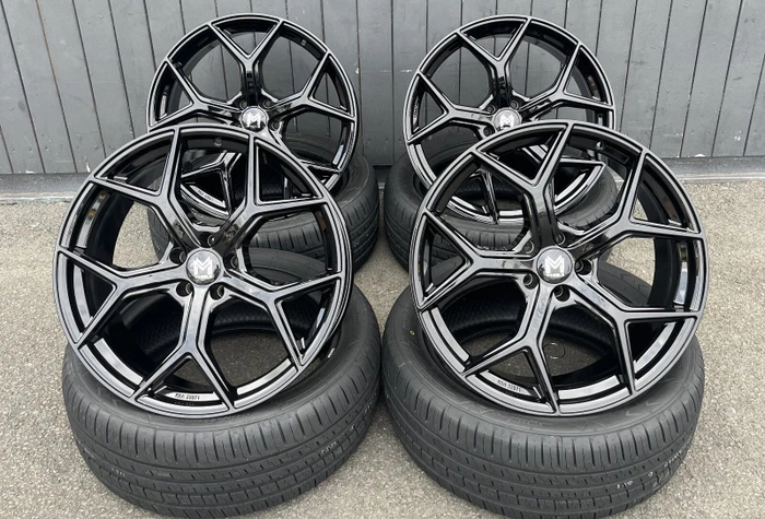 MM Wheels MM08 9.0x21 5/112 ET38 (verschiedene Farben)