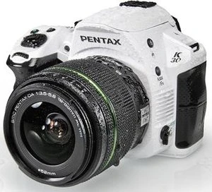 Pentax K-30 weiß mit Objektiv smc DA L 18-55mm 3.5-5.6 AL