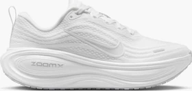 Nike Vomero Plus white/photon dust/metallic silver/summit white (Damen)