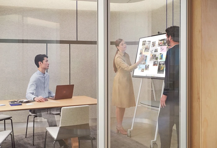 Microsoft Surface Hub 2S (50 Zoll)